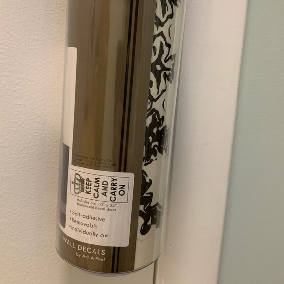 Vinyl Wall Decal - Keep Calm and Carry On - Picture 3 of 4